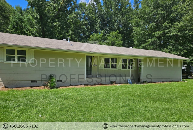 Building Photo - Plenty of space to roam and call home!
