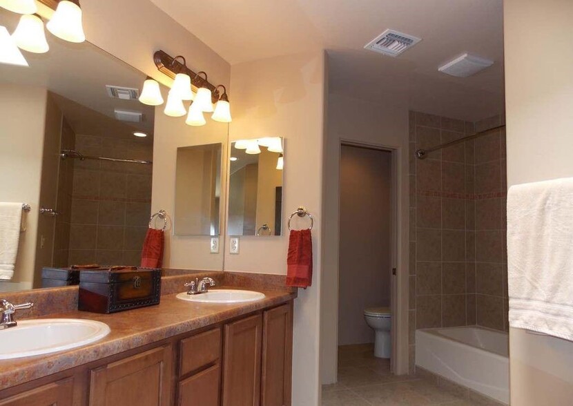 Master Bathroom - 3135 N Olsen Ave