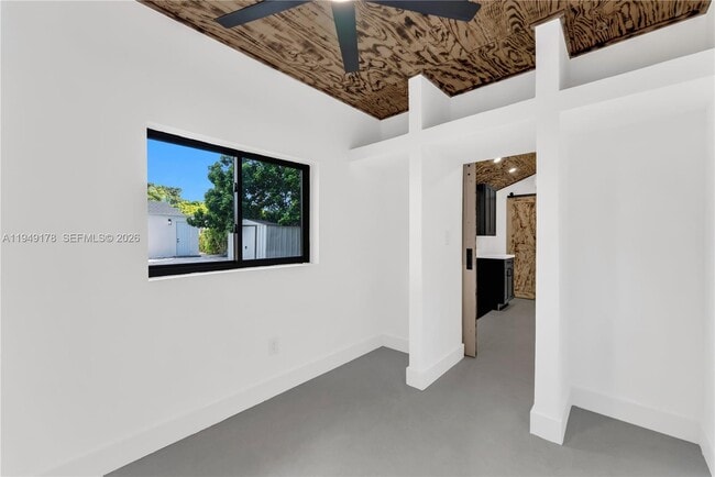 Building Photo - 889 NW 102nd St