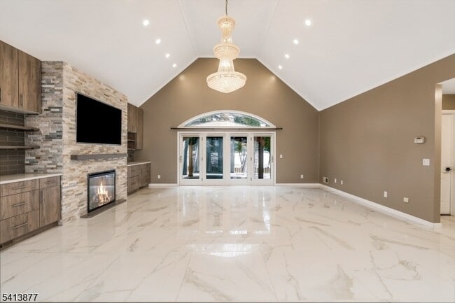 Building Photo - 10 N Rd