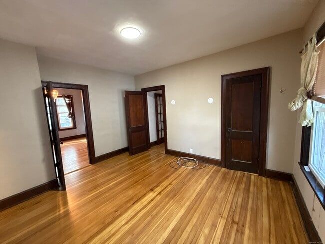 Building Photo - 411 Ellis St