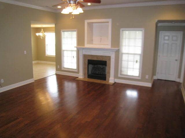 Building Photo - Great room with wood floors, Awesome maste...