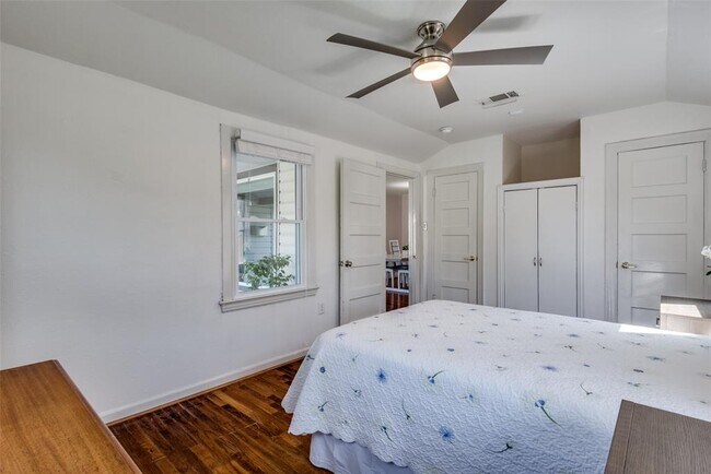 Building Photo - 4630 Kelton Dr