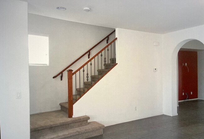 Building Photo - 1139 E Park Ave