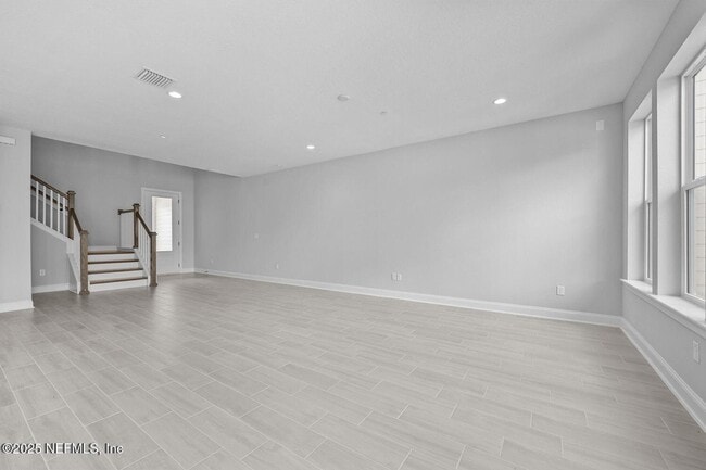 Building Photo - 27 Oak Pk Dr