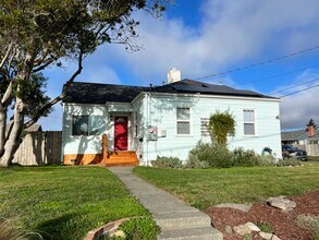 Building Photo - Charming 2-Bedroom Home with Character & Spacious Yard