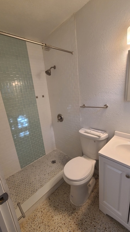 Building Photo - 719 20th Ave S