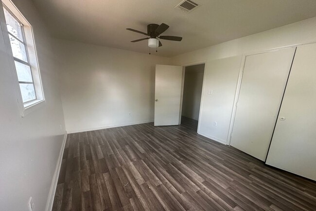 Building Photo - Completely Renovated 2-bedroom home in Laf...