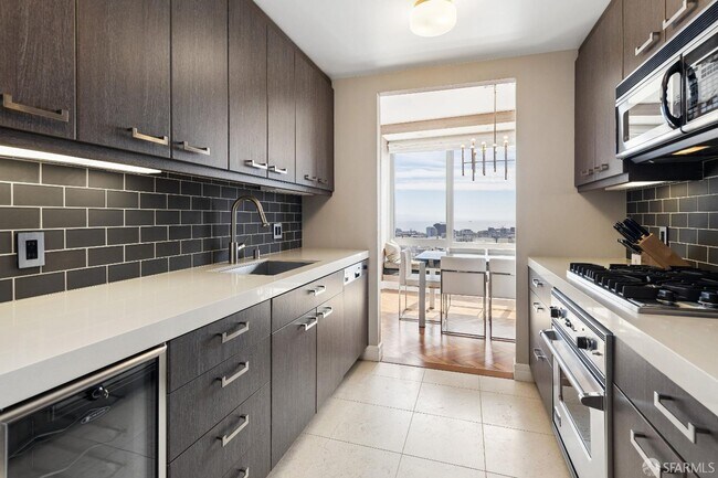 Building Photo - 765 Market St