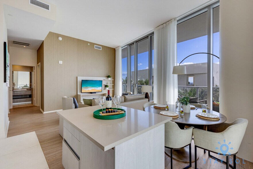 Building Photo - 4111 S Ocean Dr