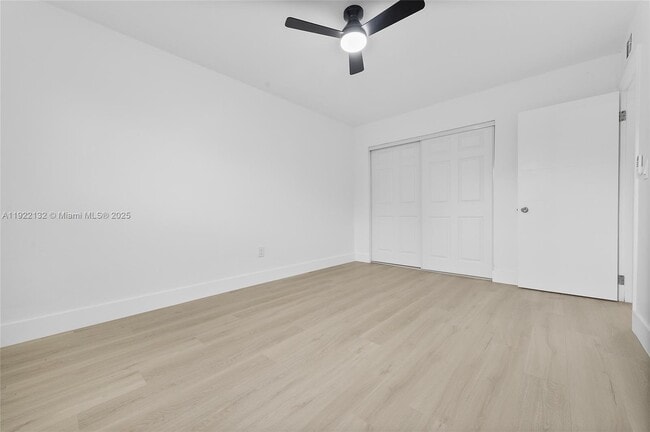 Building Photo - 12101 NE 6th Ave