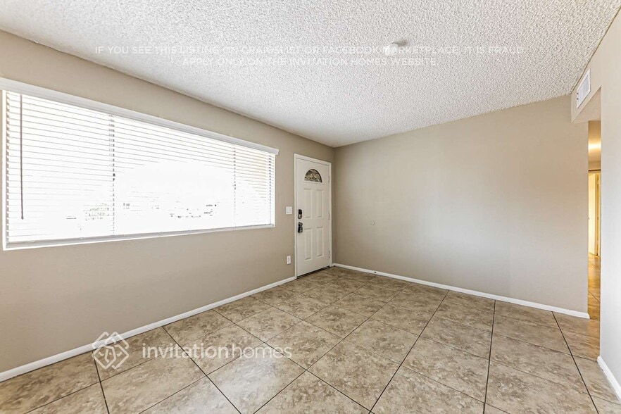 Building Photo - 4424 W Caron St