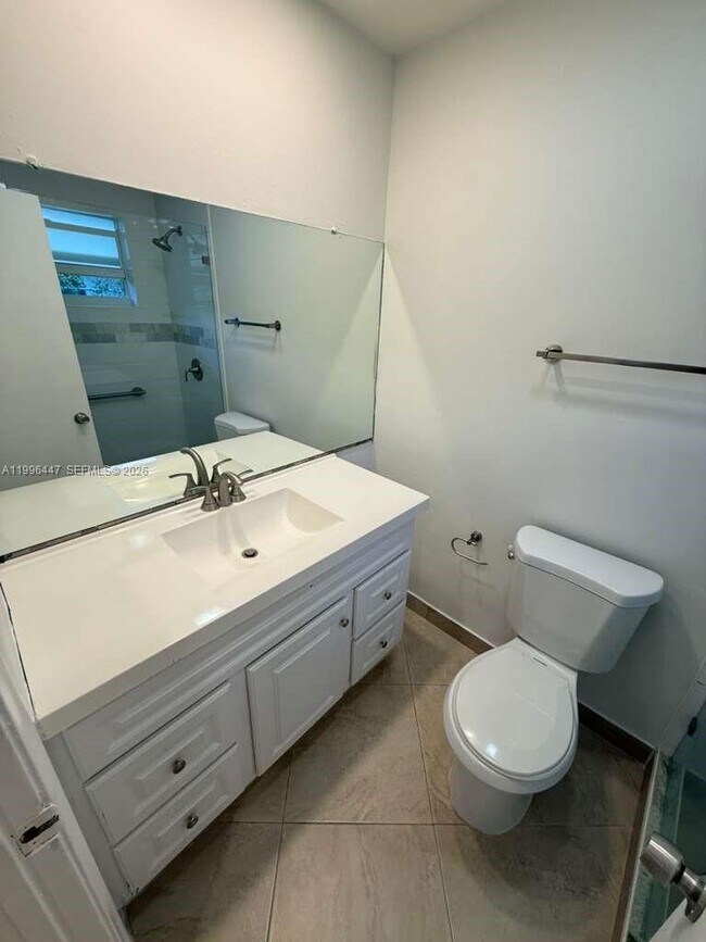 Building Photo - 325 NE 131st St