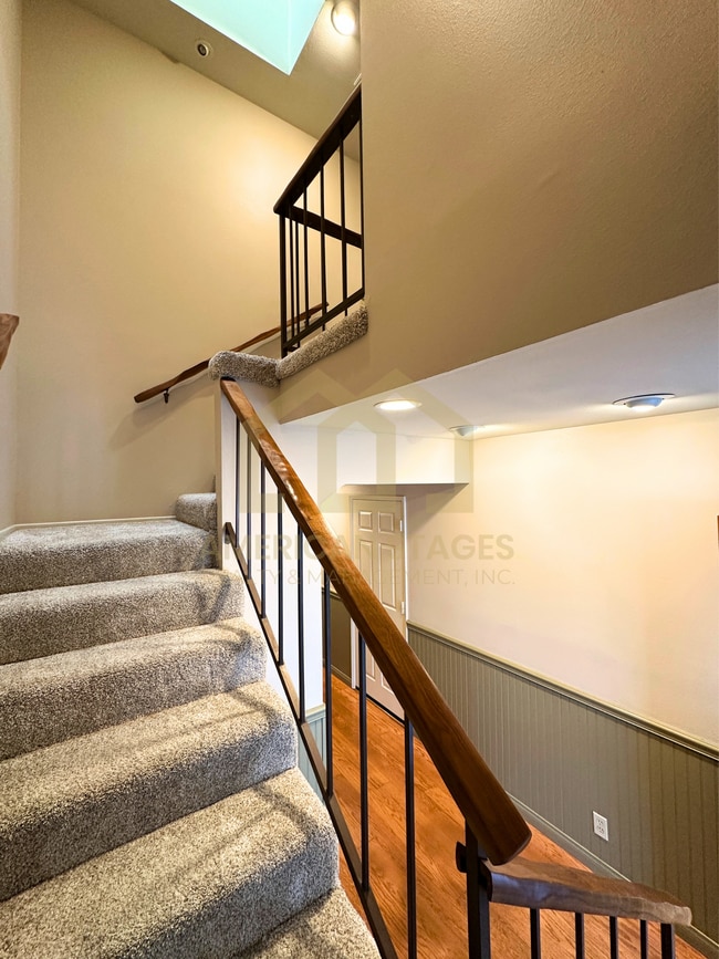 Building Photo - 1686 Eucalyptus Dr
