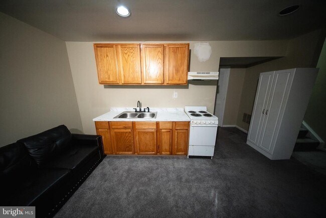 Building Photo - 853 Faraway Ct