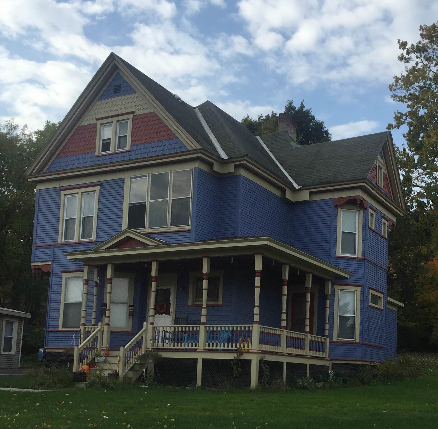Building Photo - 305 N Lowell Ave