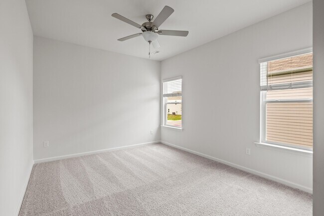 Building Photo - 326 Red Tail Dr