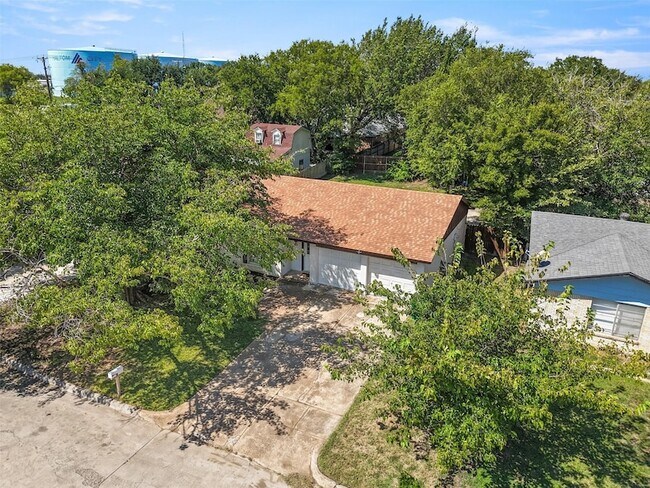 Building Photo - 4809 Jordan Park Dr