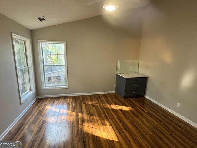 Building Photo - 2080 Racquet Club Cir NW