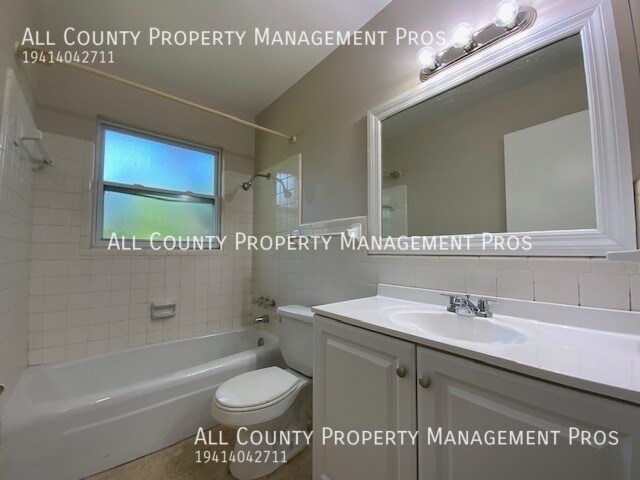 Building Photo - 5820 Murdock Ave