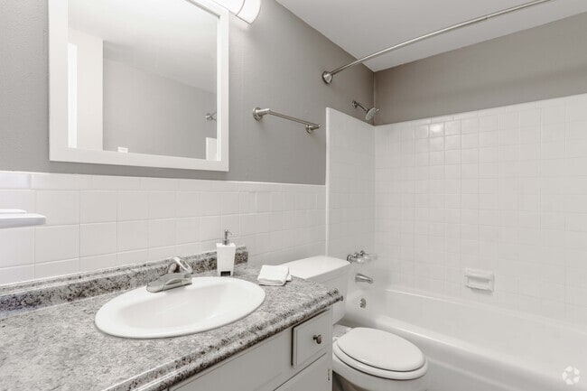 2 Bed/ 1 Bath - The Bricks OH LP