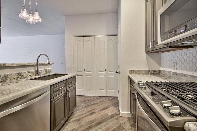 Building Photo - 6900 E Princess Dr