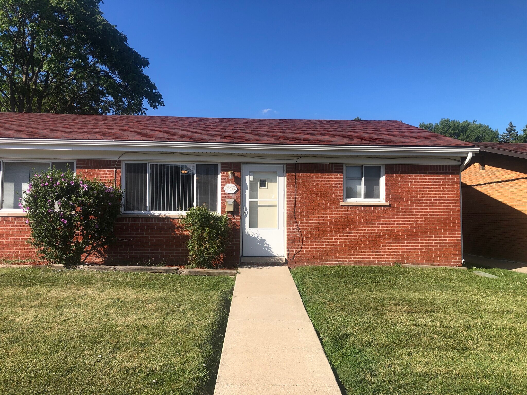 Building Photo - 1552 Hanover St