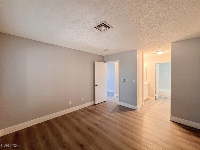 Building Photo - 4842 Nara Vista Way