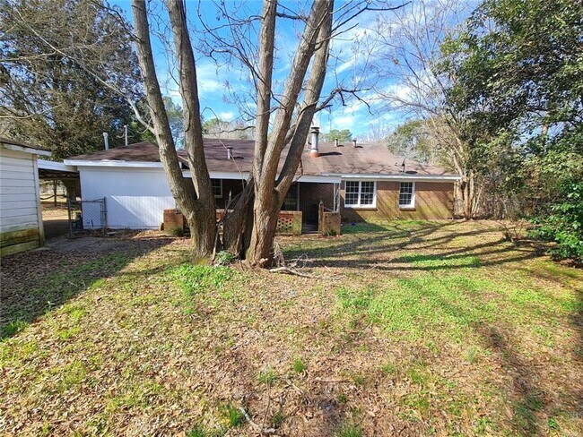 Building Photo - 4 Bed 2 Bath in 36111 zip code