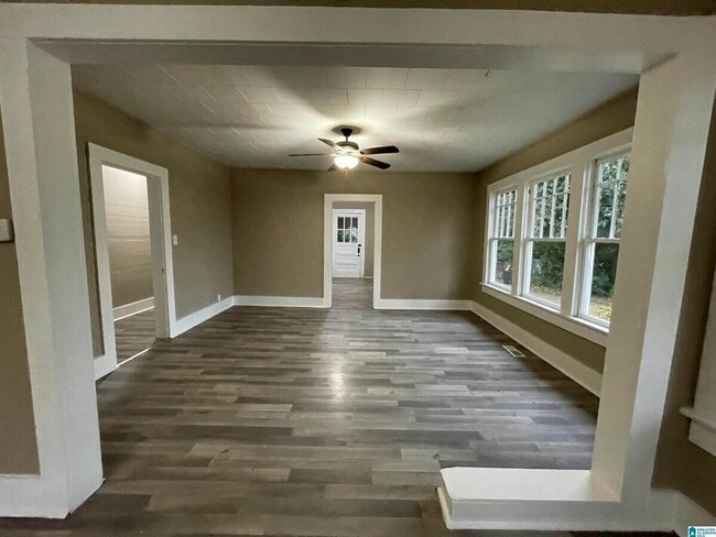 Building Photo - Newly Renovated 3 Bedroom Pinson Area