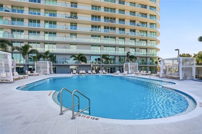 Building Photo - 400 Central Ave