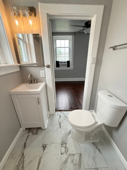 Building Photo - 1415 Leigh St