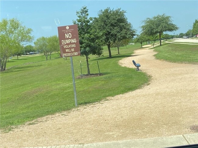 Building Photo - 21320 Hines Ln