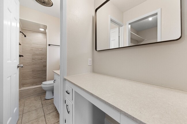 Building Photo - 2300 Zinnia Ct