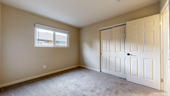 Building Photo - Meticulously Maintained Four Bedroom Singl...