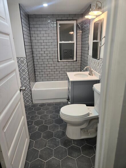 Building Photo - 4629 S Kedvale Ave