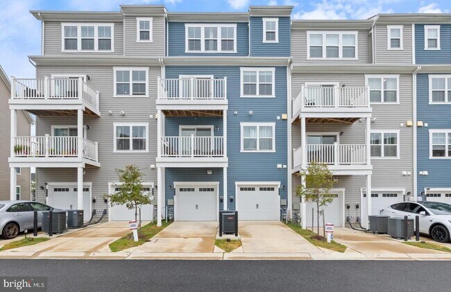 Building Photo - 4615 Crossing Ct