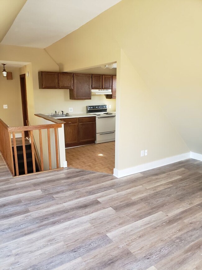 Primary Photo - 9 Lafayette Pl