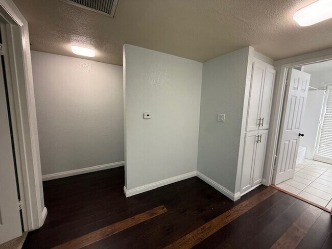 Building Photo - Large Corner lot with Lots of Curb Appeal