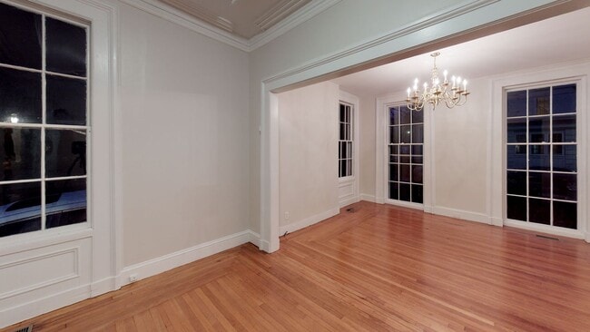 Building Photo - Gorgeous 3-Bedroom Apartment in Wooster Square