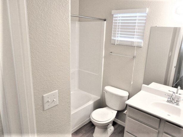 Building Photo - 736 Autumn Meadows Dr