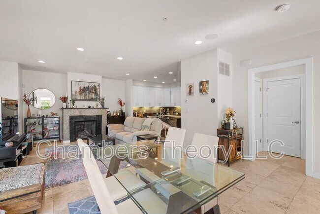 Building Photo - 900 3rd St SE