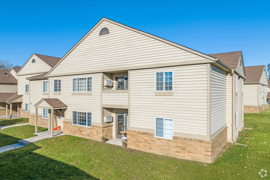 Building Photo - Somerset Oaks Apartments and Townhomes