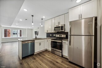 Building Photo - 3 br, 2 bath 4plex - 1804 W Berks St Unit 2