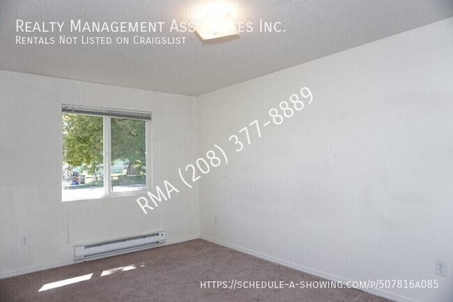 Building Photo - 301 Sunnyside Dr