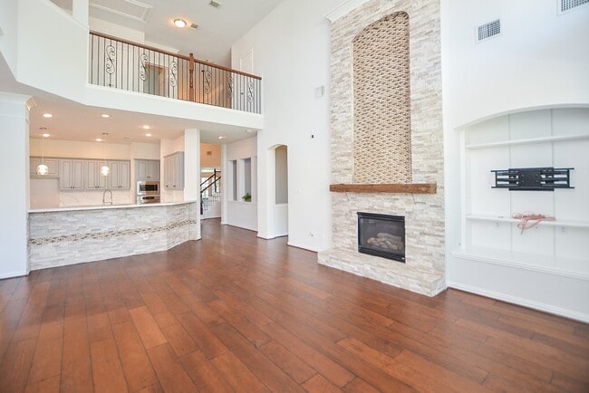 Building Photo - 4315 Village Forest Dr