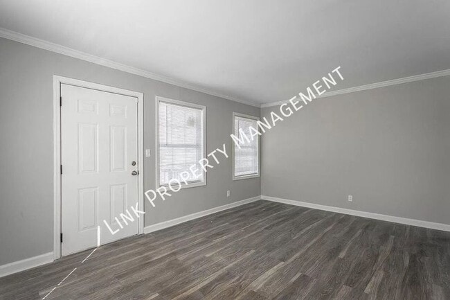 Building Photo - 2310 N Chamberlain Ave