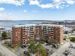 Building Photo - South Portland 2BD/1BA with Balcony at Bre...