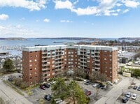 Building Photo - South Portland 2BD/1BA with Balcony at Bre...