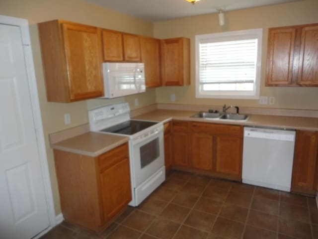 Building Photo - 3700 Cashew Dr